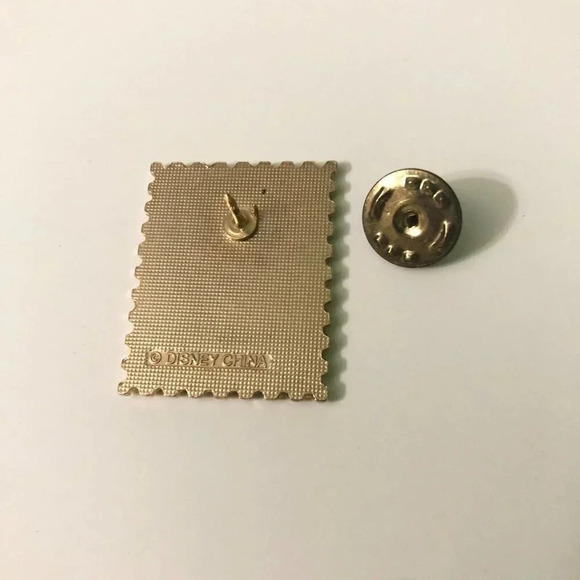 Disney Pins Plastic Minnie Mouse Winnie the Pooh Piglet Arm and Wand Mickey - Picture 7 of 16